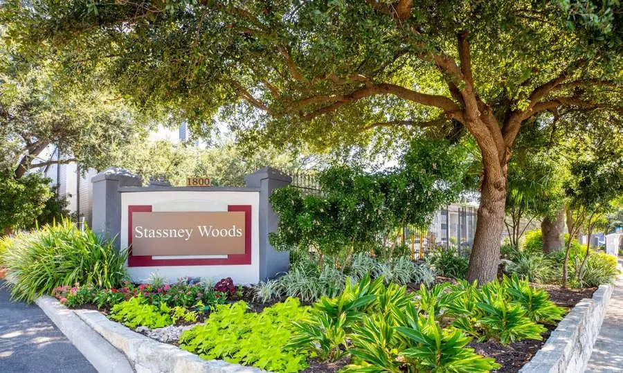 18 East Stassney Lane, Austin, TX 78744 photo 3