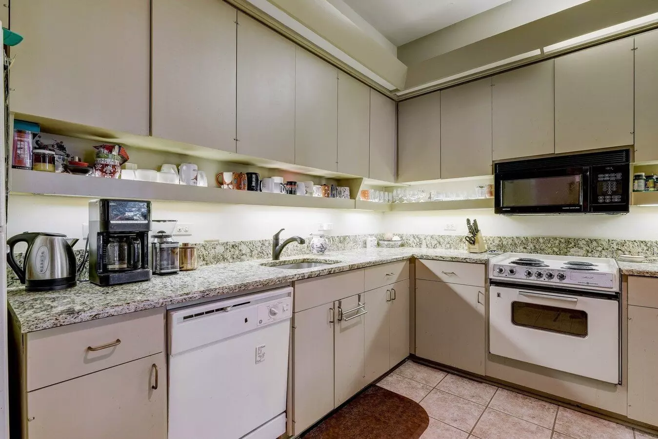 409 East 38th Street, Austin, TX 78705 photo 5