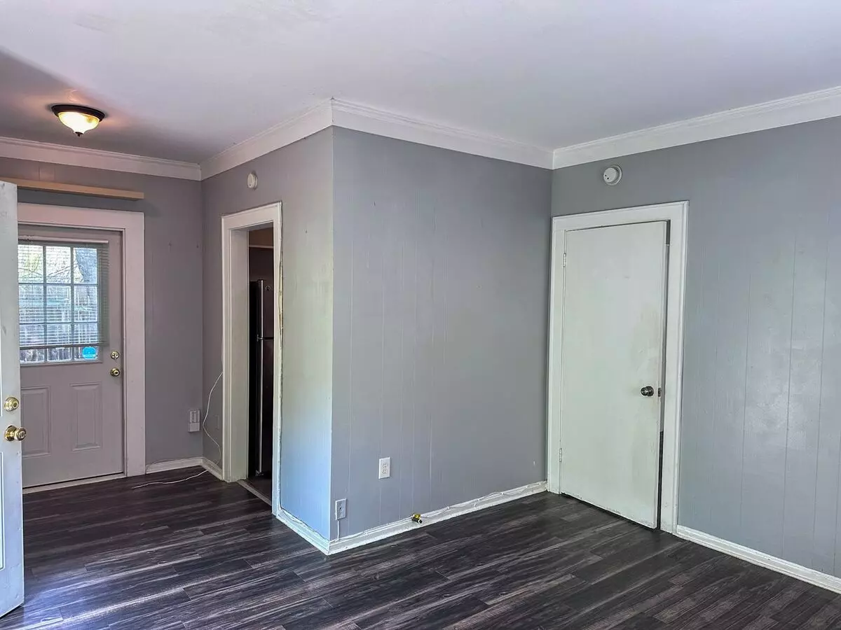 202 E 31st photo 4