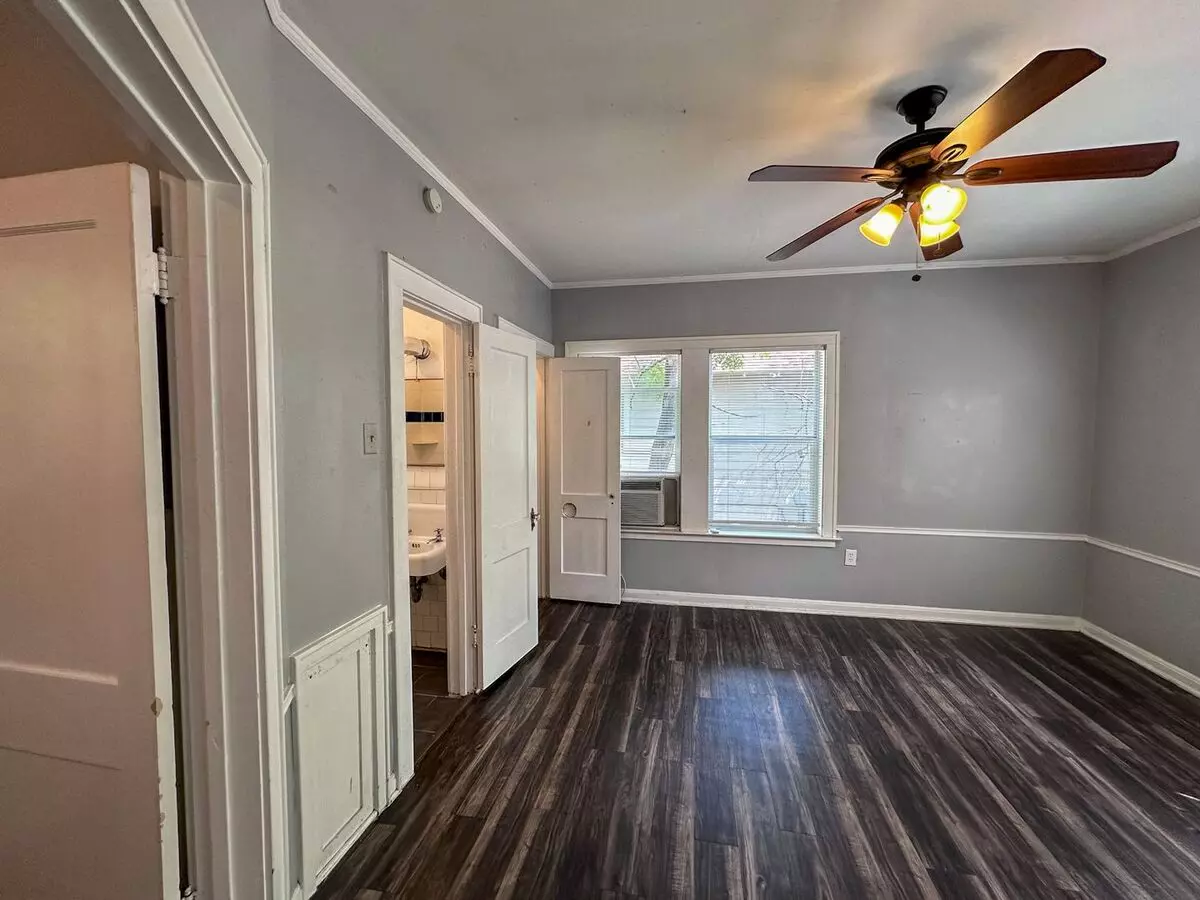 202 E 31st photo 5