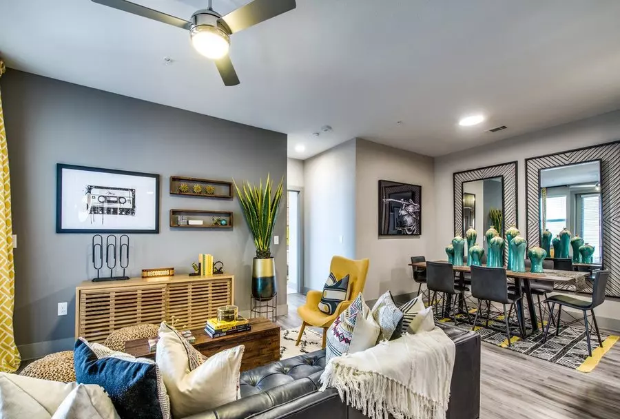 2024 Montopolis Drive, Austin, TX 78741 photo 3