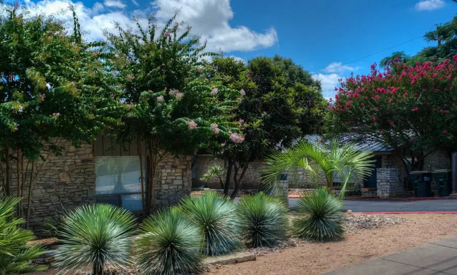 2027 Bluebonnet Lane, Austin, TX 78704 photo 4