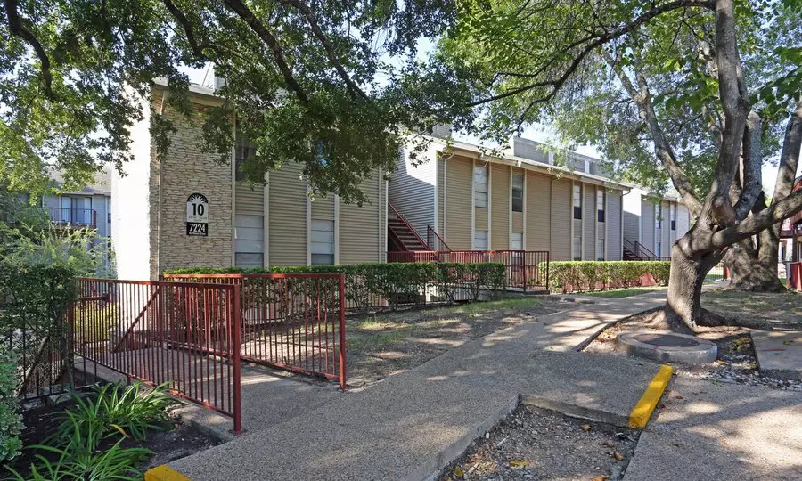 21 Northeast Drive, Austin, TX 78723 photo 3