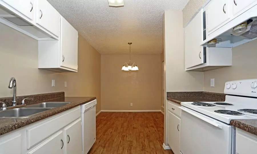 21 Northeast Drive, Austin, TX 78723 photo 2