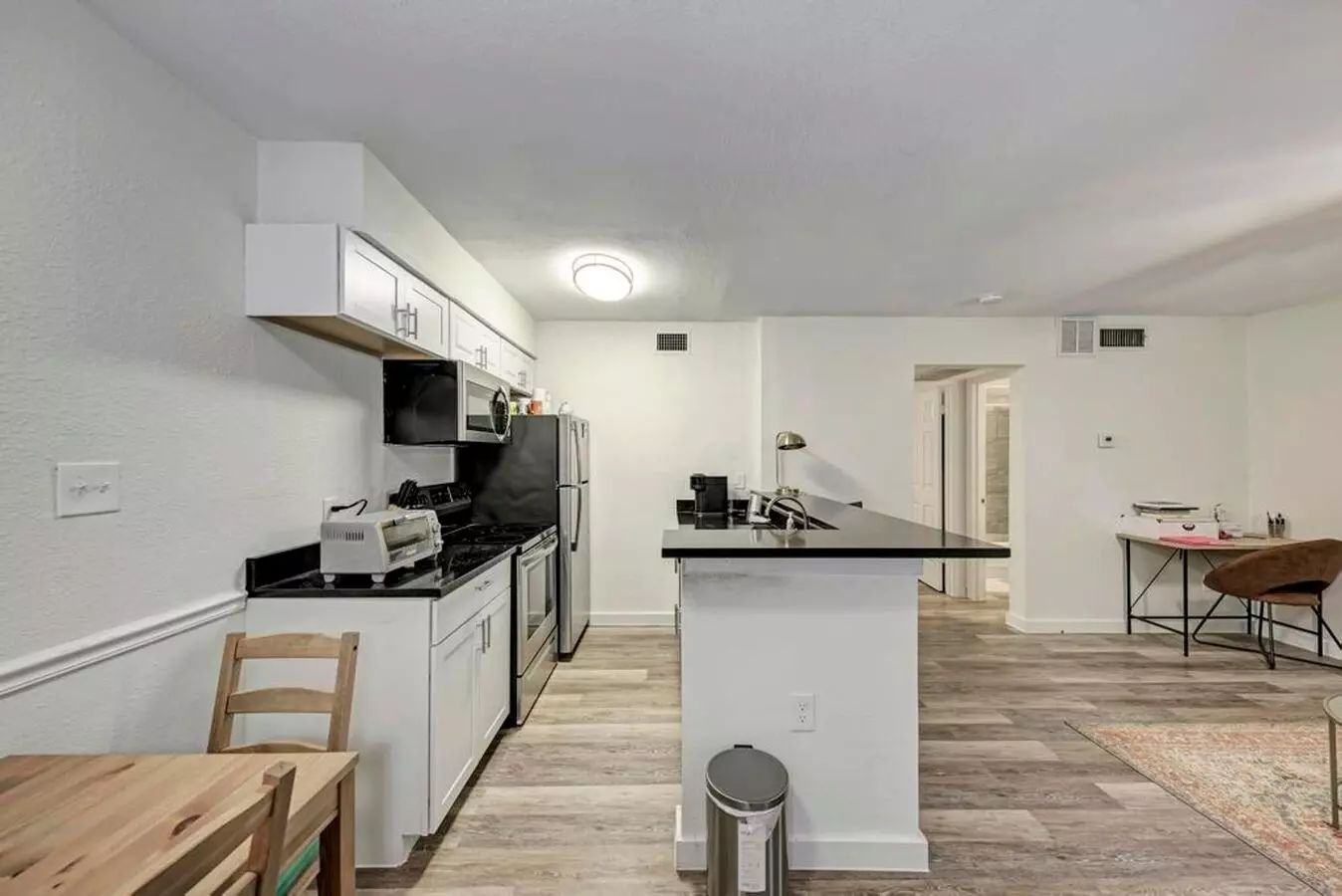 2207 Leon St Austin, TX 78705 photo 4