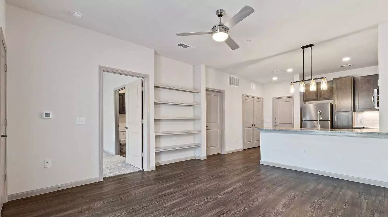 2406 Montopolis Drive, Austin, TX 78741 photo 2
