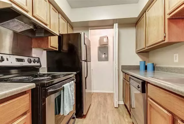 2807 Shoreline Drive, Austin, TX 78728 photo 4