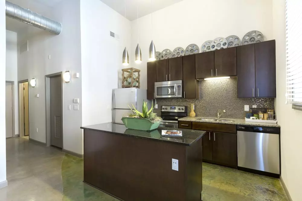 305 West Ave photo 5