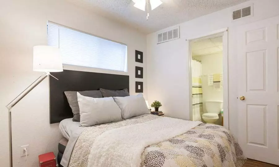 307 West 39th Street, Austin, TX 78751 photo 3