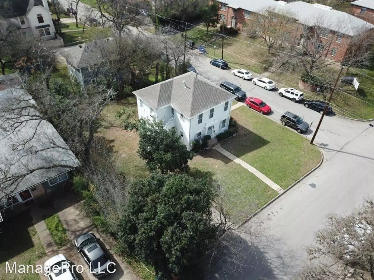 3211 Tom Green St photo 5