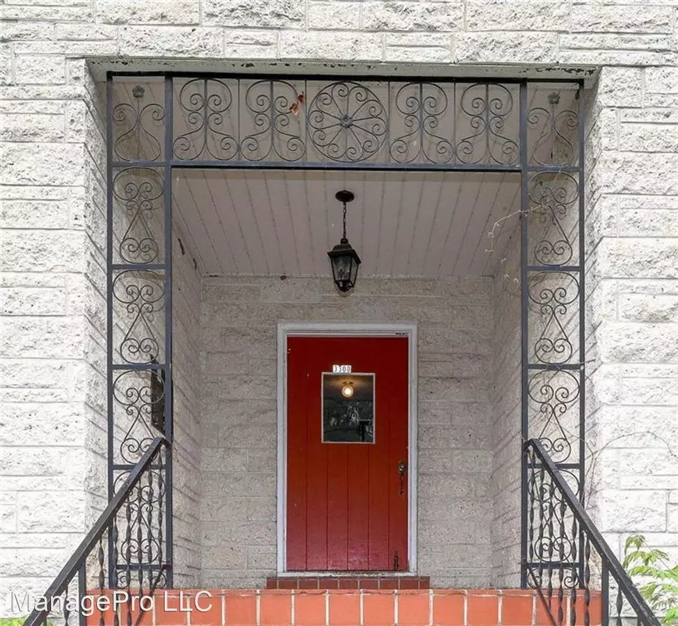3300 Tom Green St photo 2