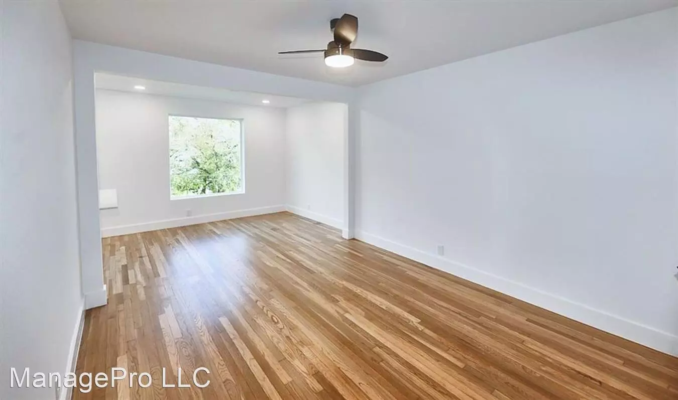 3300 Tom Green St photo 5