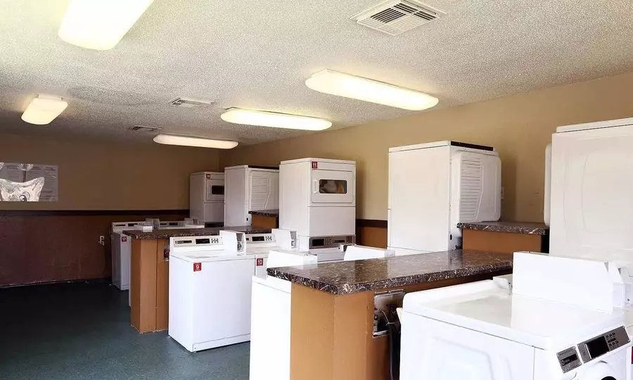 418 East William Cannon Drive, Austin, TX 78745 photo 2