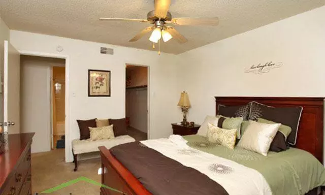 418 East William Cannon Drive, Austin, TX 78745 photo 4