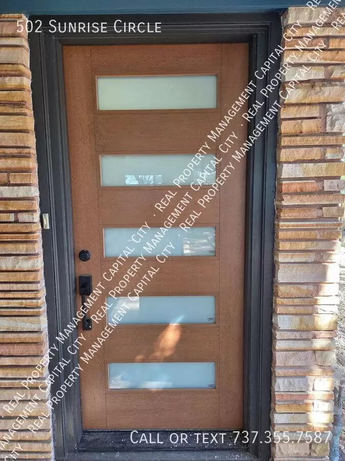 502 Sunrise Cir Austin, TX 78704 photo 3