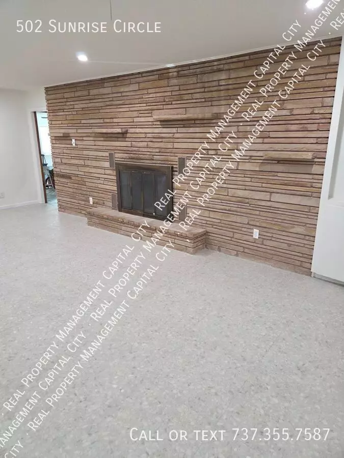 502 Sunrise Cir Austin, TX 78704 photo 4