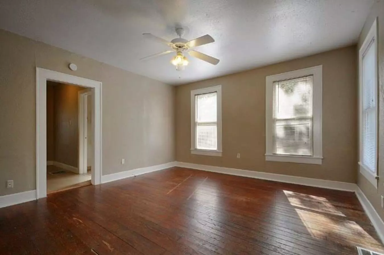610 W 35th St Austin, TX 78705 photo 5