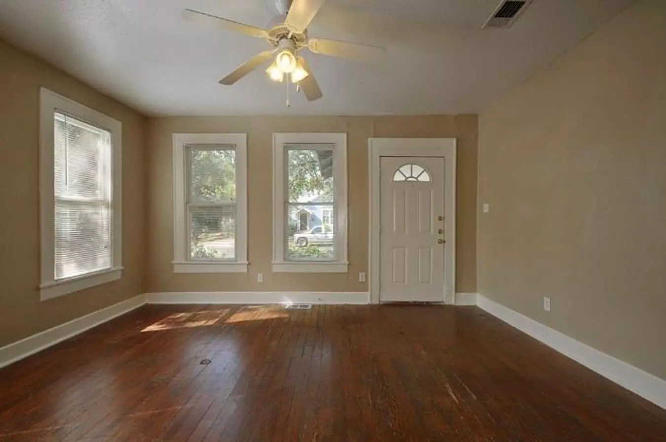 610 W 35th St Austin, TX 78705 photo 4
