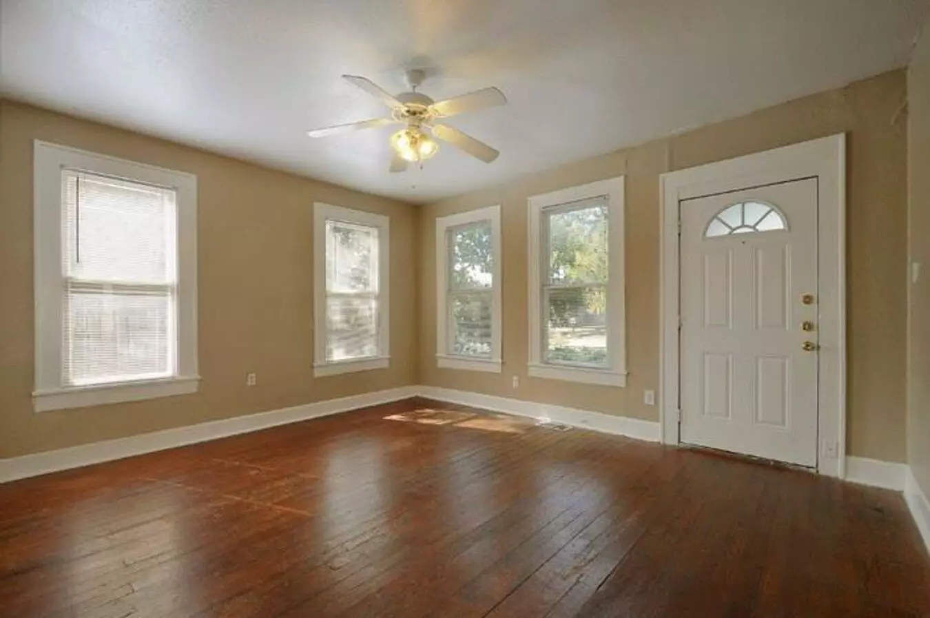 610 W 35th St Austin, TX 78705 photo 3