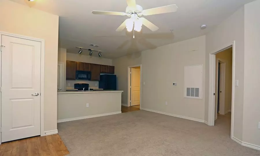 6230 Crow Lane, Austin, TX 78745 photo 3