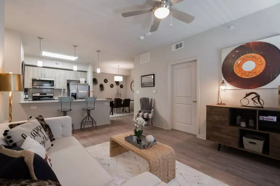 6405 Menchaca Road, Austin, TX 78745 photo 2