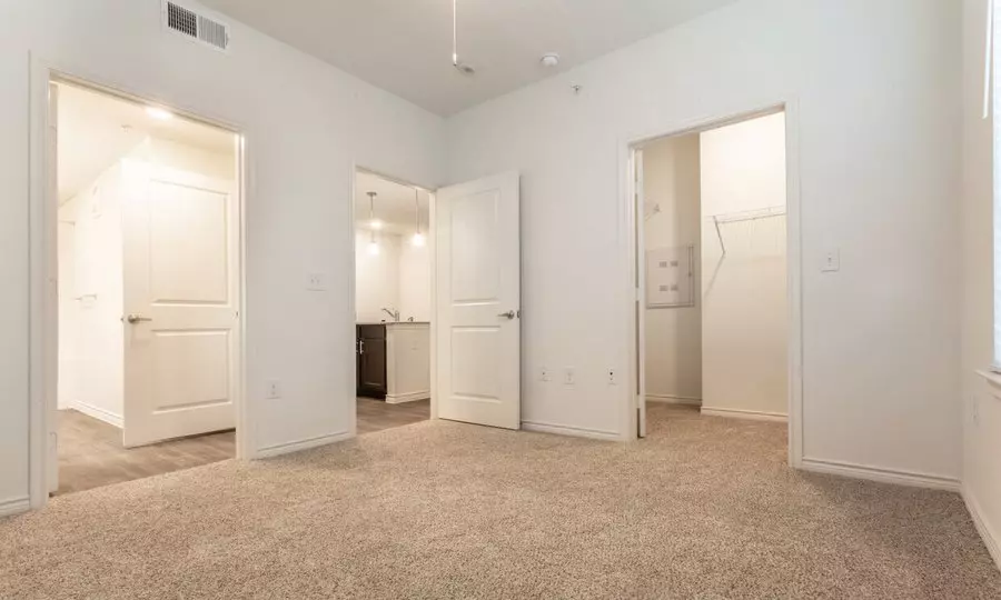 6615 Mckinney Falls Parkway, Austin, TX 78744 photo 2