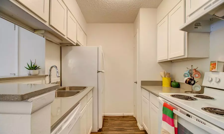6720 Wood Hollow Drive, Austin, TX 78731 photo 3