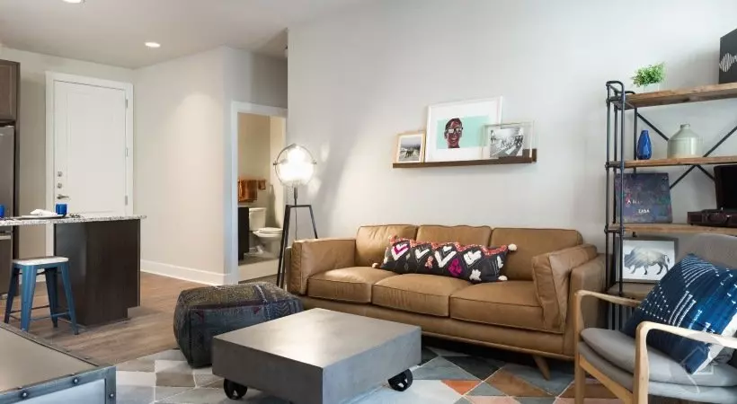 6929 Airport Boulevard, Austin, TX 78752 photo 2