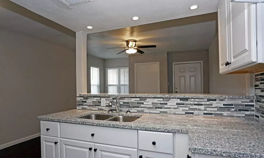 715 Lamar Place, Austin, TX 78752 photo 2