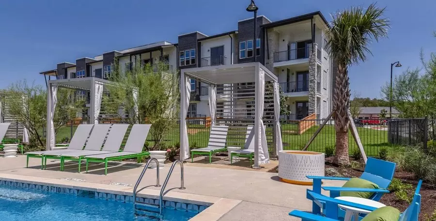 W US Highway 290 Furnished Apartments photo 4