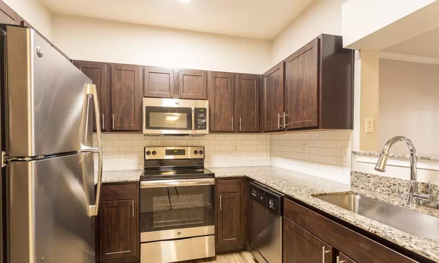 806 West 38th Street, Austin, TX 78705 photo 2