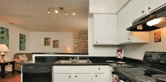 839 Fairfield Drive, Austin, TX 78758 photo 2