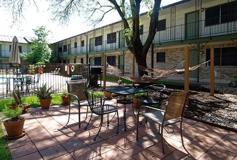 8611 Shoal Creek Boulevard, Austin, TX 78757 photo 3