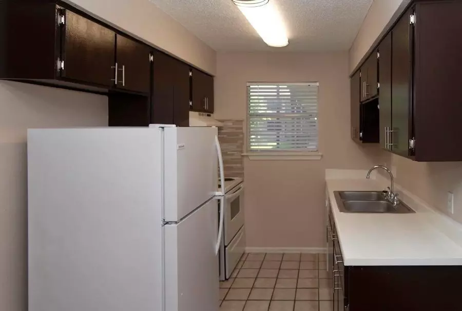 8611 Shoal Creek Boulevard, Austin, TX 78757 photo 4