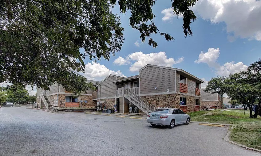 8936 Galewood Drive, Austin, TX 78758 photo 4