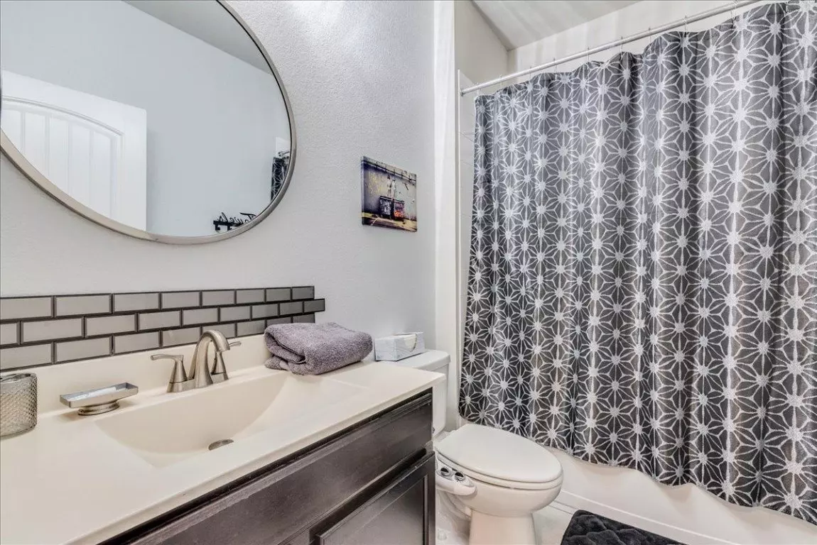 9806  Baden LN photo 3