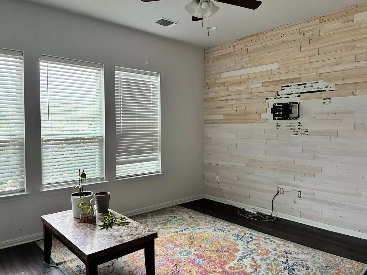 7800 Hillock Terrace Austin, TX 78744 photo 5