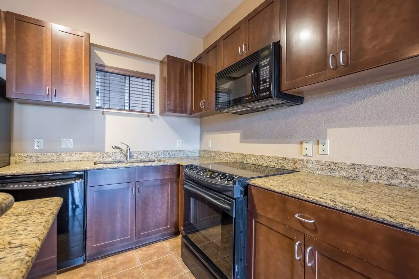 711 W 26th St Austin, TX 78705 photo 4