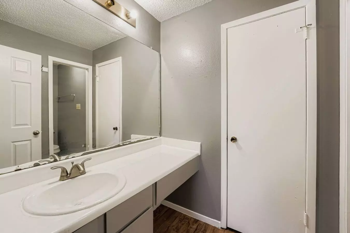 1913 West Loop, Austin, TX 78758 photo 2