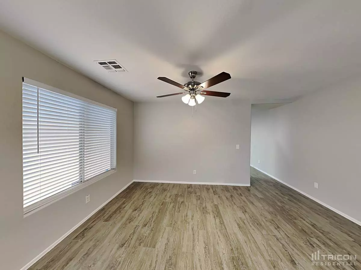12613 West Indianola Avenue, Avondale, AZ 85392 photo 3