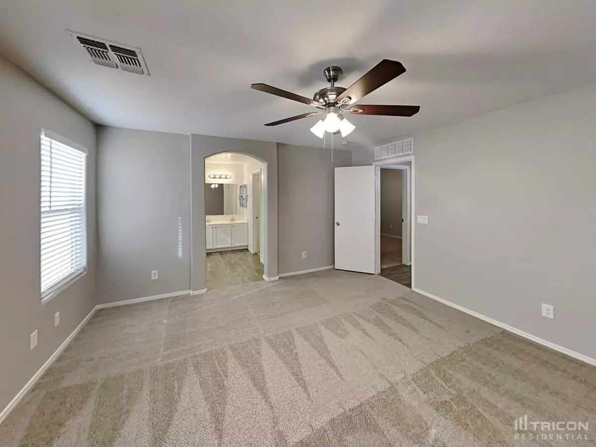 12613 West Indianola Avenue, Avondale, AZ 85392 photo 4