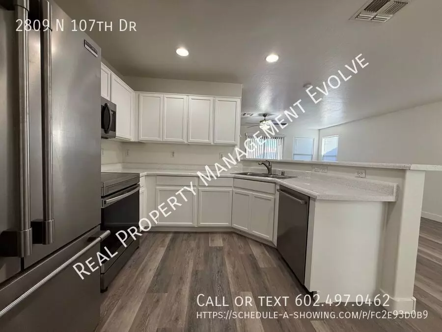 2809 North 107th Drive, Avondale, AZ 85392 photo 3