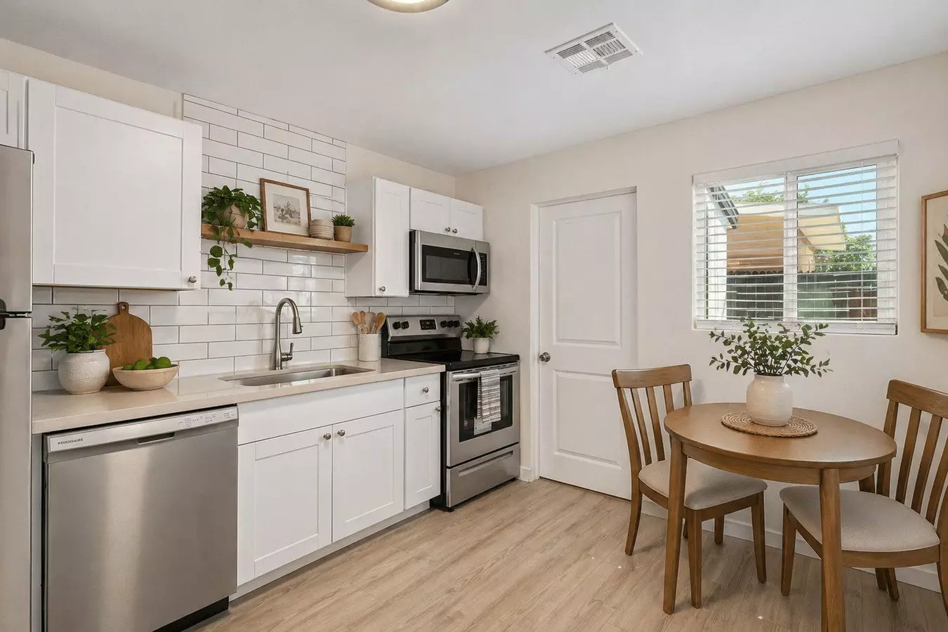 2 Beds • 1 Bath 3 floor plan