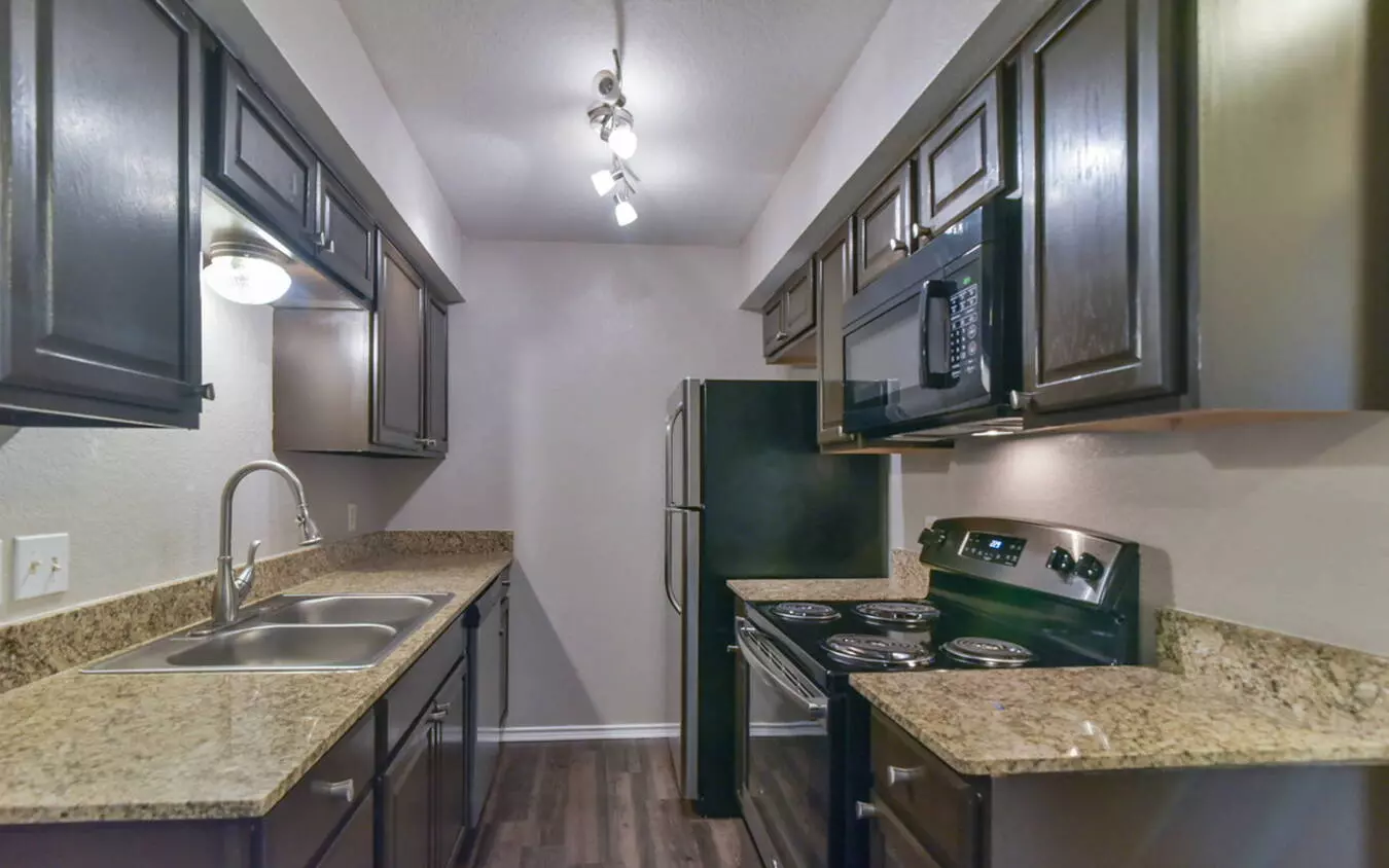Knoll Creek Apartments photo 3