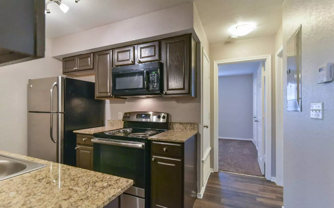 Knoll Creek Apartments photo 5