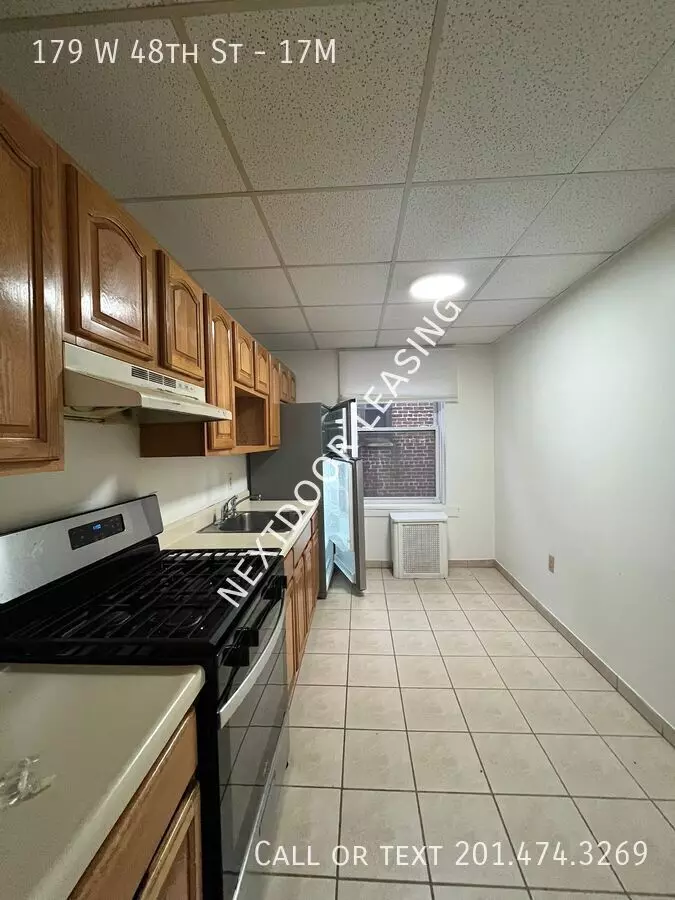 179 West 48th Street photo 3