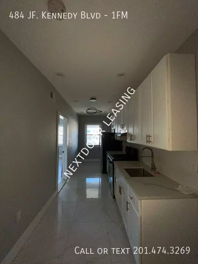 482 Kennedy Boulevard photo 5
