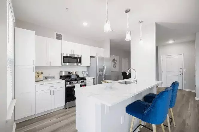 Sleek 1 Bed, 1 Bath W/ Modern Finishes photo 4