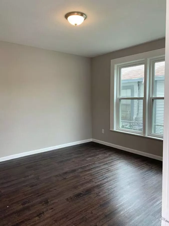 211 E Sterling Ave photo 3