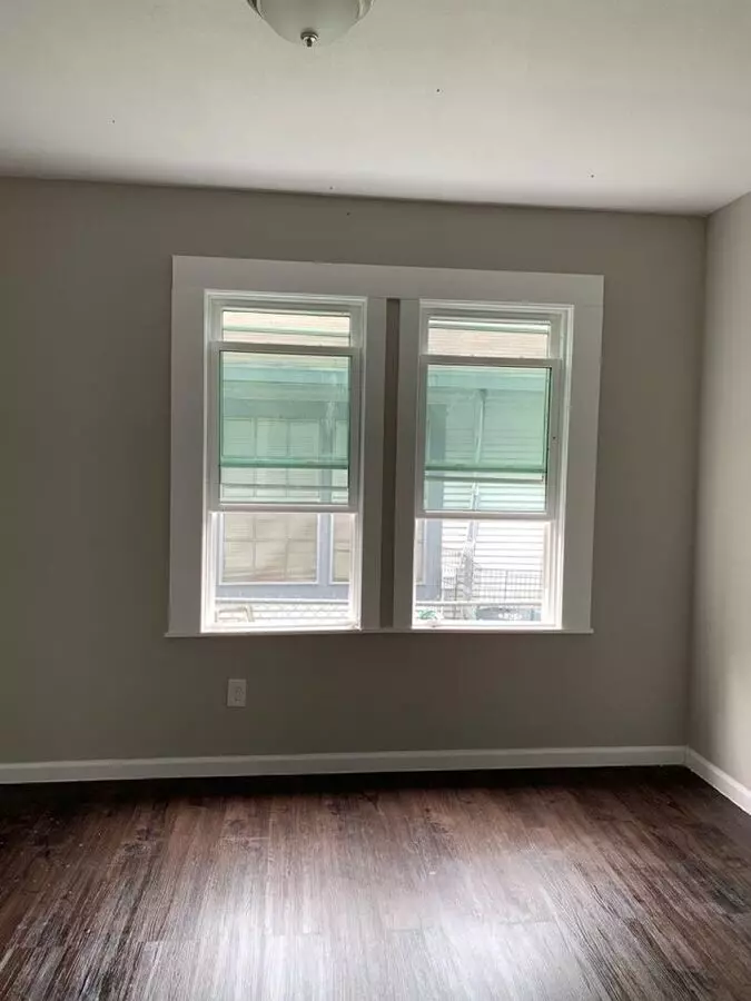 211 E Sterling Ave photo 5